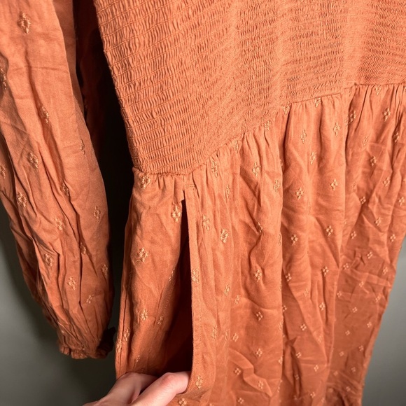 NWT Old Navy Smocked Eyelet Clip Dot Midi Dress - Warm Hickory - Picture 9 of 13